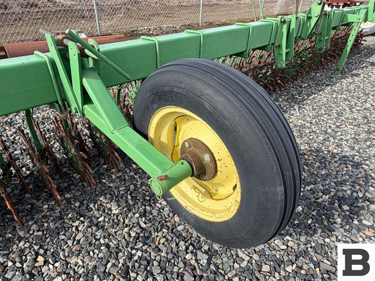 john-deere-400-image-6