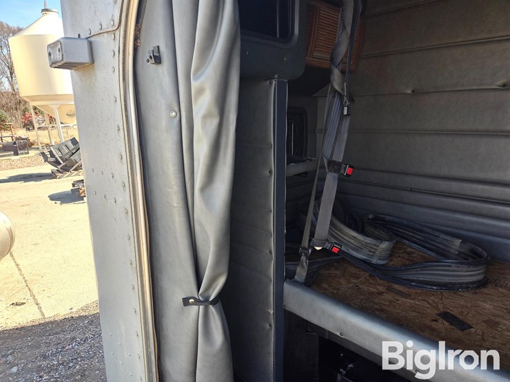 peterbilt-379-image-13