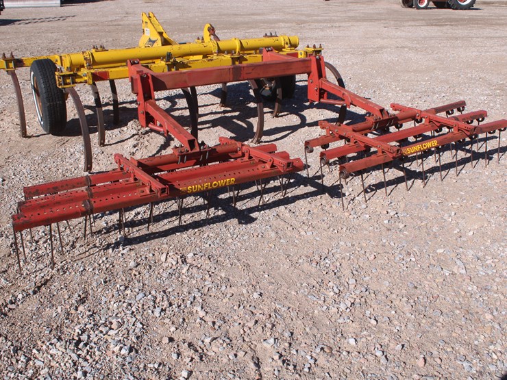 #2028-•-landoll-9-shank-chisel-plow-image-8