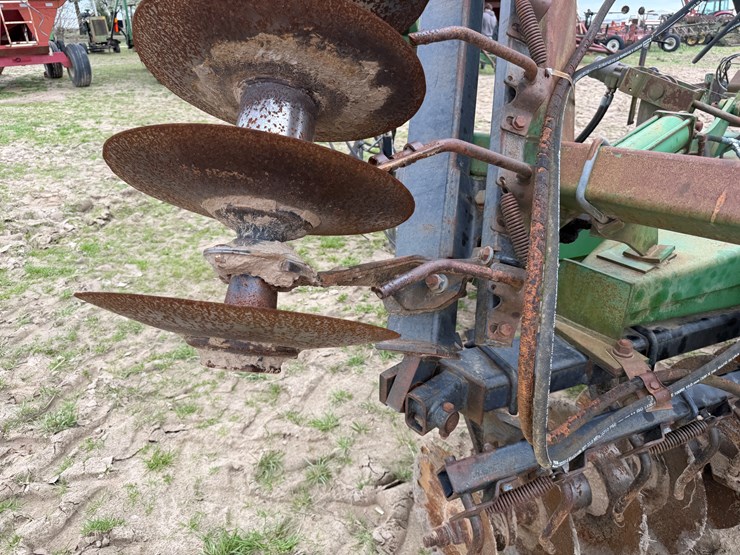 john-deere-25-image-37