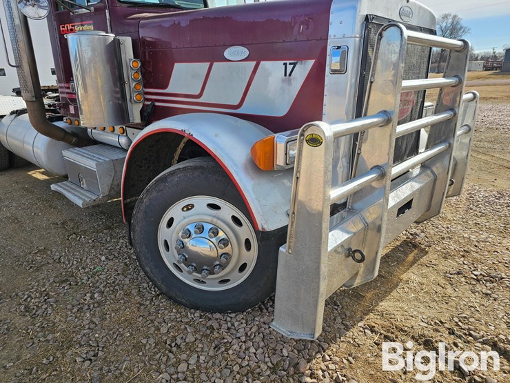 1996-peterbilt-379-image-19