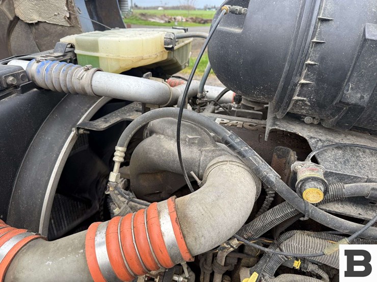 2013-kenworth-t800-image-15