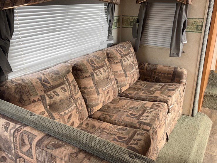 2004-forest-river-salem-camper-image-16