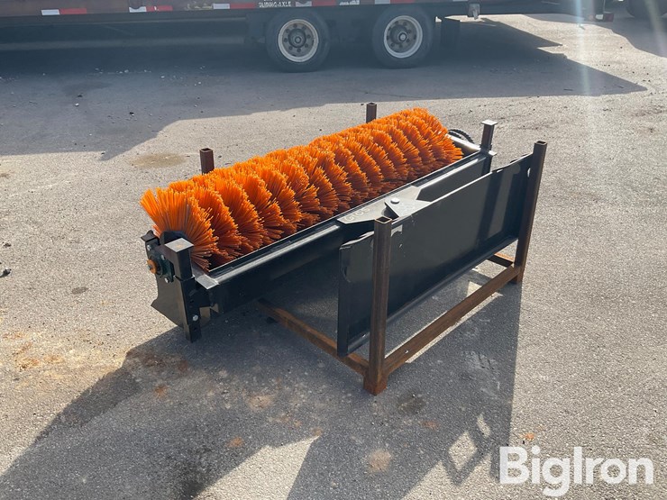 2025-massey-ferguson-730-image-7