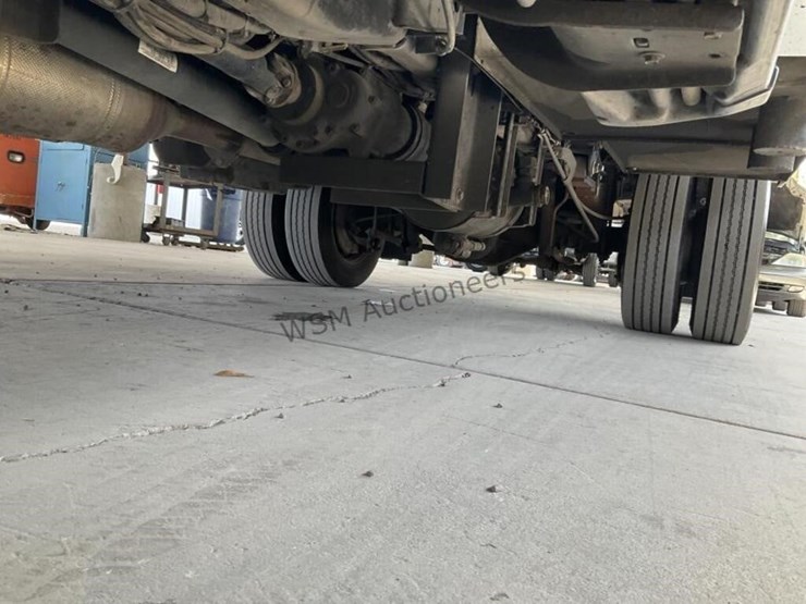 2017-ford-f550-image-26