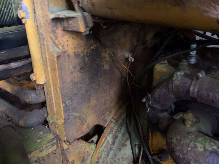 caterpillar-fifteen-image-17