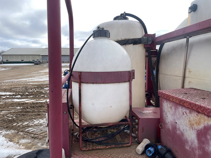 #1062-•-miller-pro-60'-sprayer-(somerset,-wi)-image-13