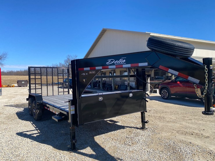 #1110-•-2025-delta-gooseneck-trailer-(has-wi-title)-(helenville,-wi)-image-2
