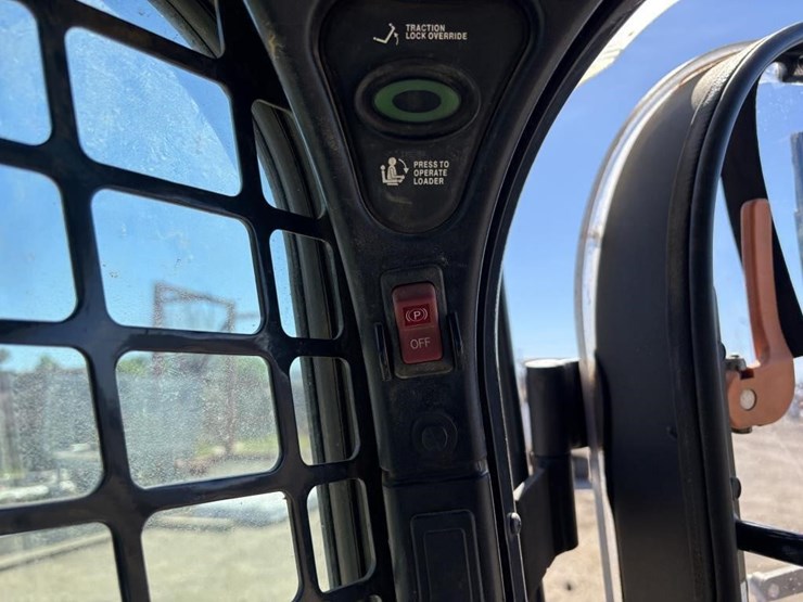 2018-bobcat-s550-image-31