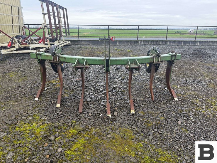 john-deere-7-image-7