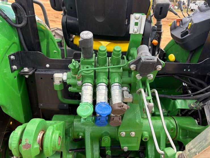 2024-john-deere-5095m-image-18