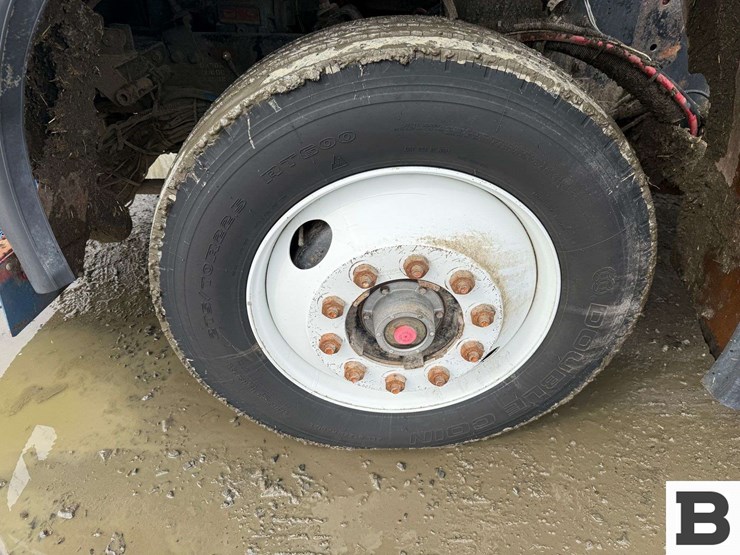 1996-volvo-wx-feed-truck---albany,-or-image-15