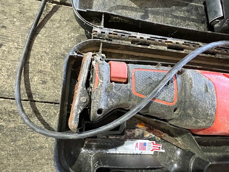 #7210-•-(2)-corded-tools-image-8