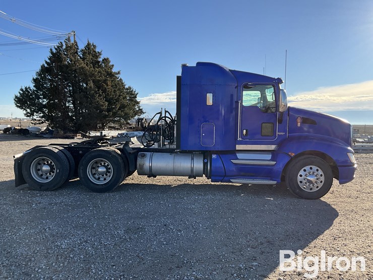 2011-kenworth-t660-image-4