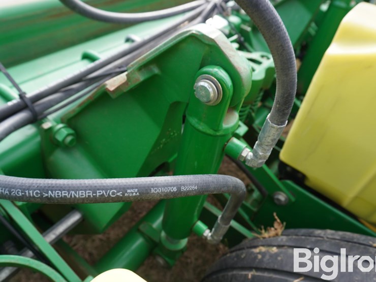 2005-john-deere-1770-image-14