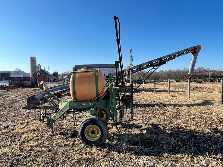 john-deere-520-image-8