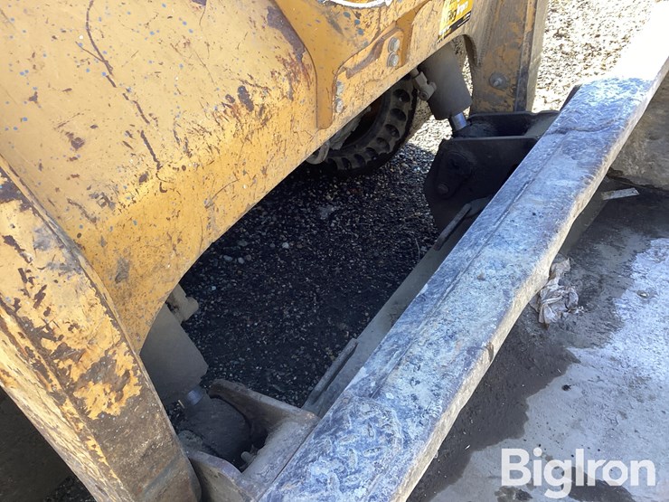 2012-caterpillar-236b3-image-14