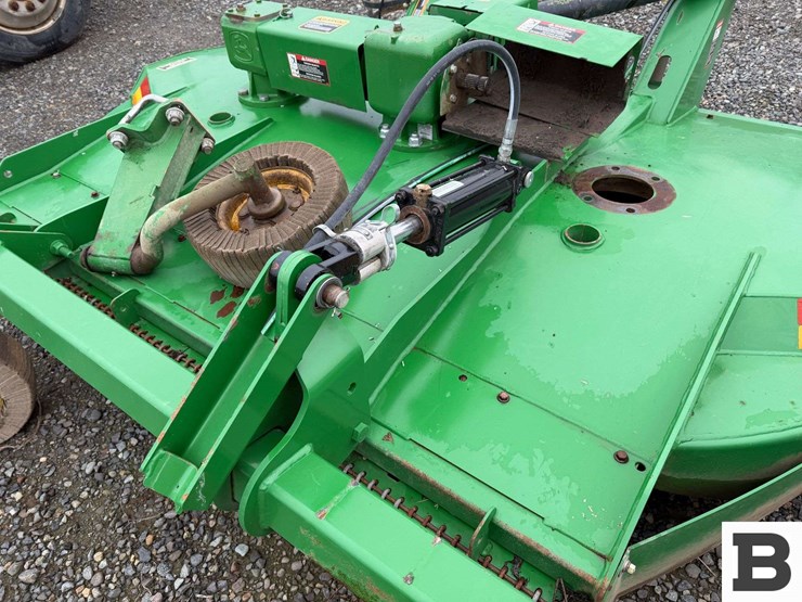 2019-john-deere-8-image-15