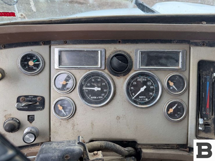 1991-ford-lnt9000-image-54