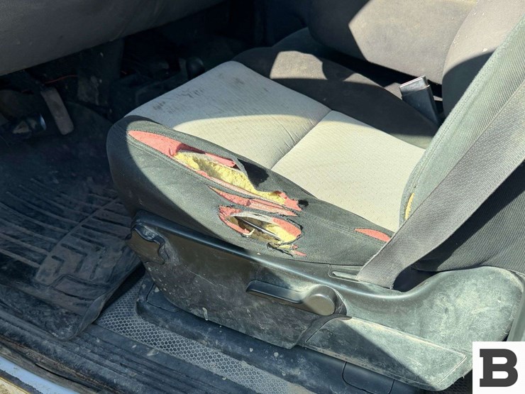 2005-chevrolet-silverado-2500-image-24