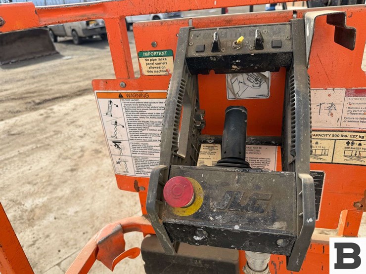 2011-jlg-1930es-image-19