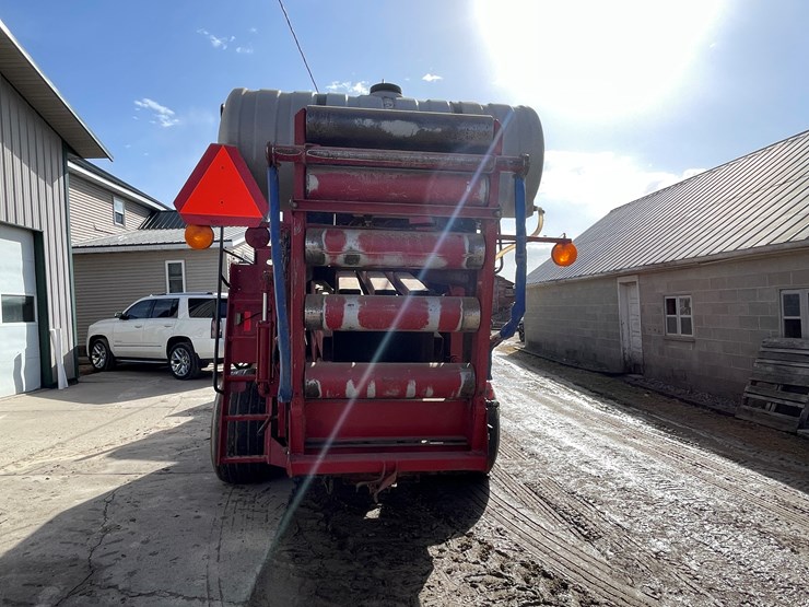#3200-•-case-8575-square-baler-image-6