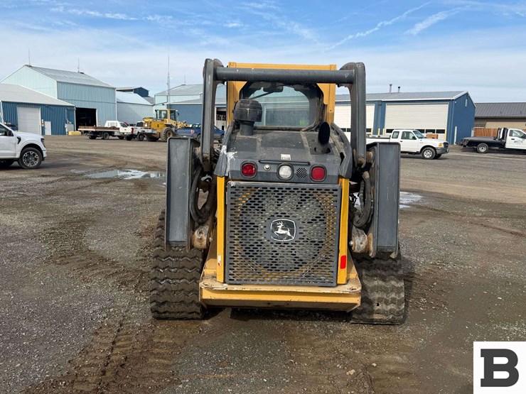 2010-john-deere-329d-image-4