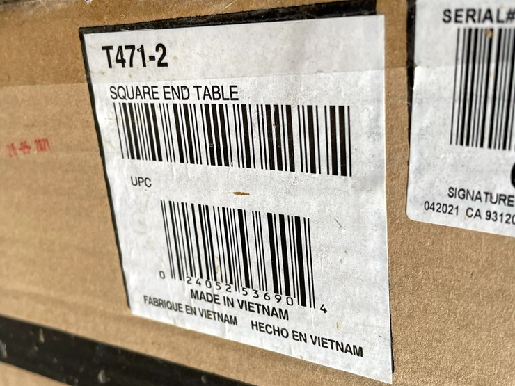 #3526-•-new-ashley-signature-end-table-image-6