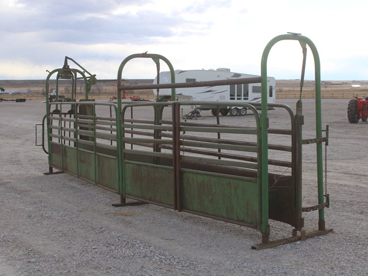 #2056-•-powder-river-24ft-adjustable-alley-with-guillotine-gate-image-6