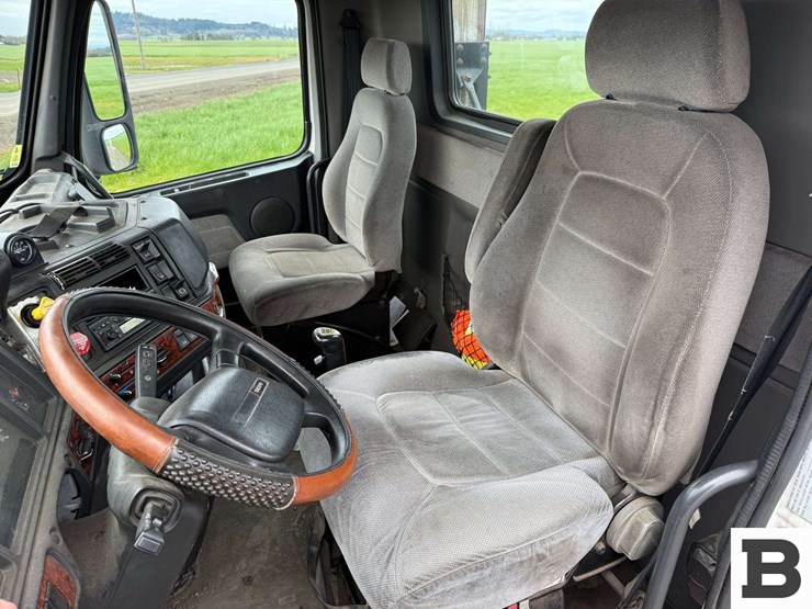 2001-volvo-vnl-tractor-truck---albany,-or-image-46