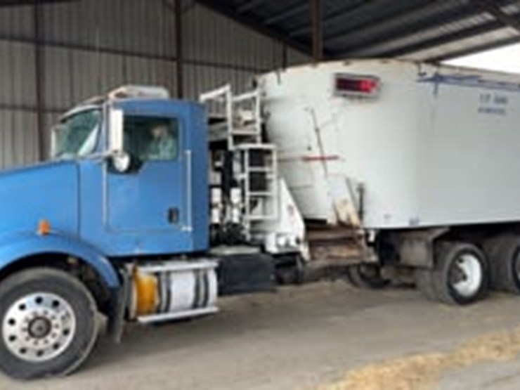 2013-kenworth-t800-image-98