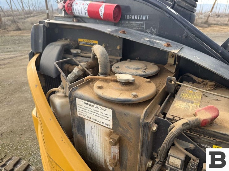 2012-deere-35d-image-36