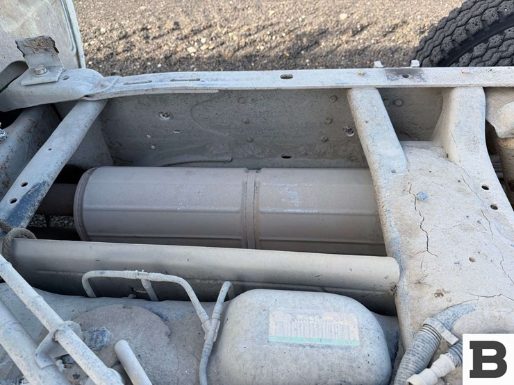 2010-chevrolet-silverado-3500-image-16