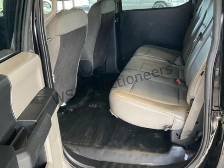 2020-ford-f150-image-25