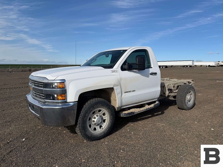 2018-chevrolet-silverado-3500-image-1