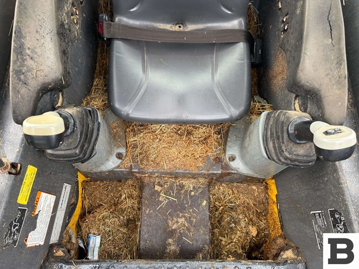 new-holland-l175-image-23