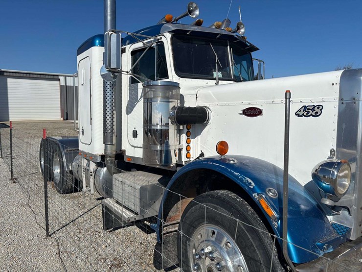 1982-peterbilt-389-image-26