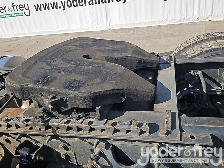 2017-international-8600-image-22