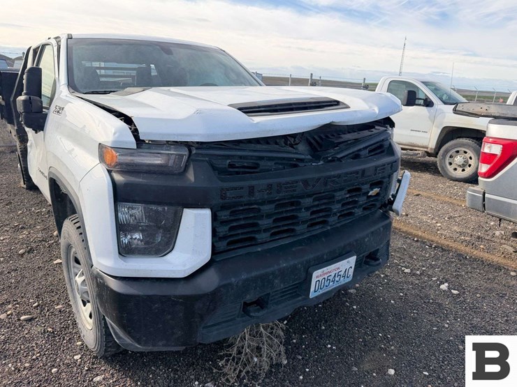 2023-chevrolet-silverado-3500-image-5