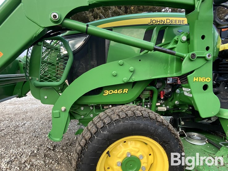 2015-john-deere-3046r-image-18