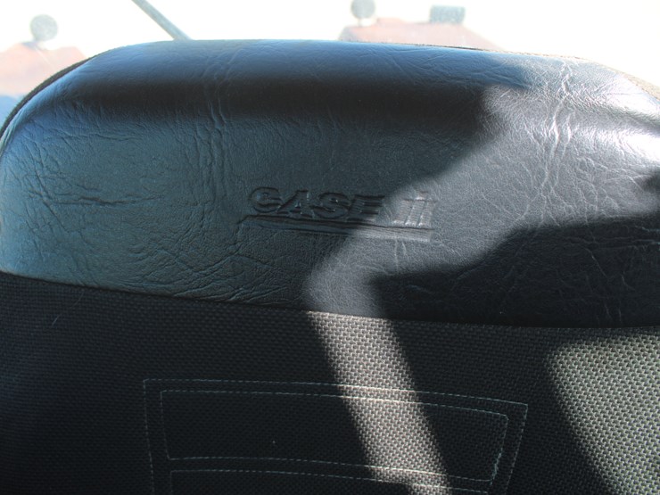 1980-versatile-875-image-92