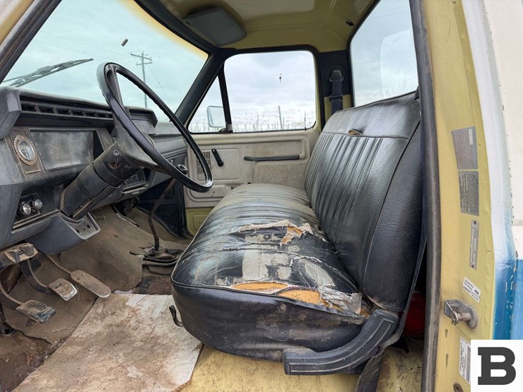 1990-ford-f700-image-35