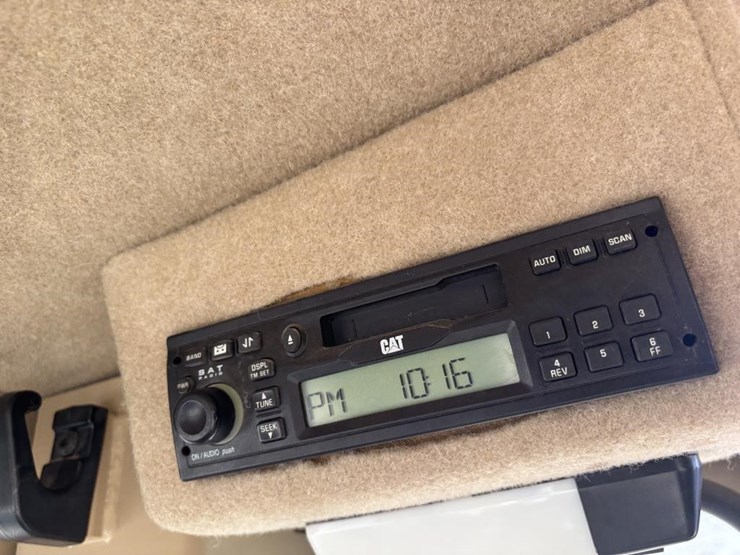 caterpillar-143h-image-52