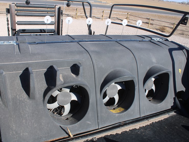 2019-case-ih-lb434xl-image-46