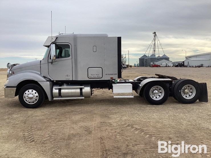 2007-freightliner-columbia-120-image-8