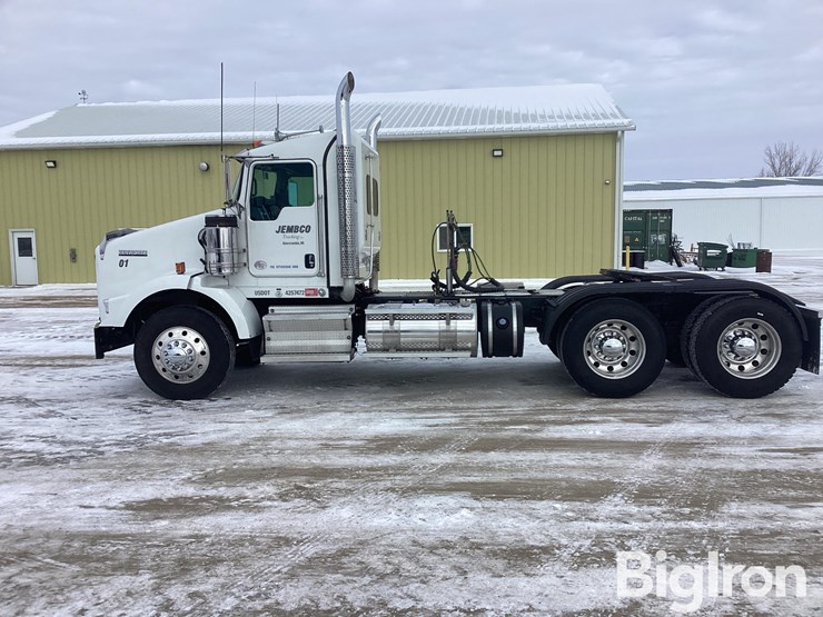 2020-kenworth-t800-image-8