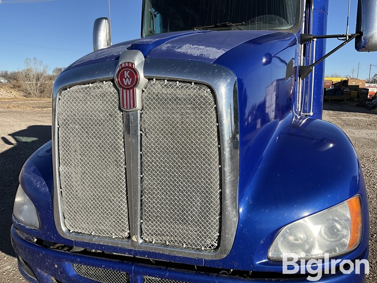 2011-kenworth-t660-image-10