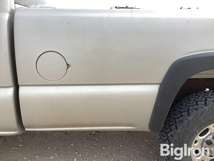 2005-chevrolet-silverado-2500-image-17