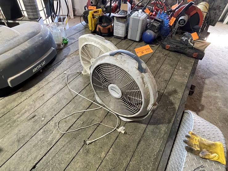 #7214-•-(2)-fans-image-7