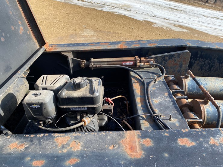 #1100-•-2010-witzco-rg-50-tri-axle-lowboy-semi-trailer-(has-wi-title)-(colfax,-wi)-image-34